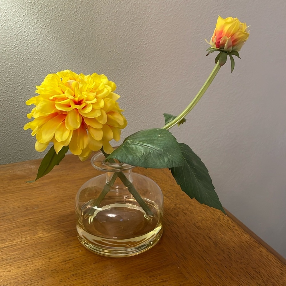 Faux Artificial Flower Arrangement Yellow Dahlia Stems Clear Glass Vase Resin